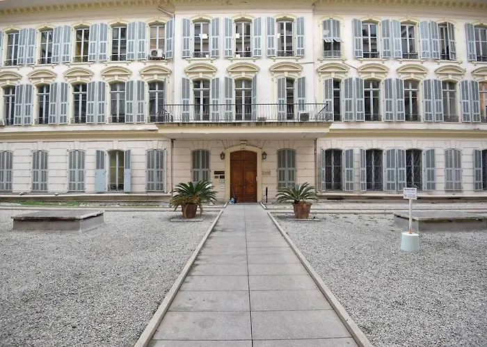 Nice Signature Hotel Des Postes