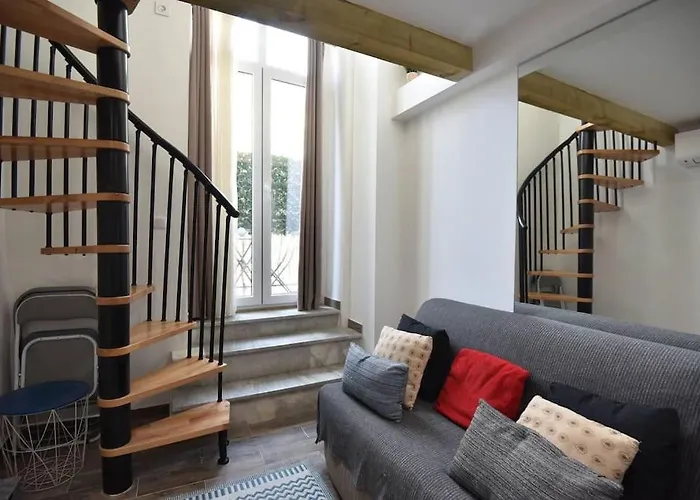 Nice Signature Hotel Des Postes